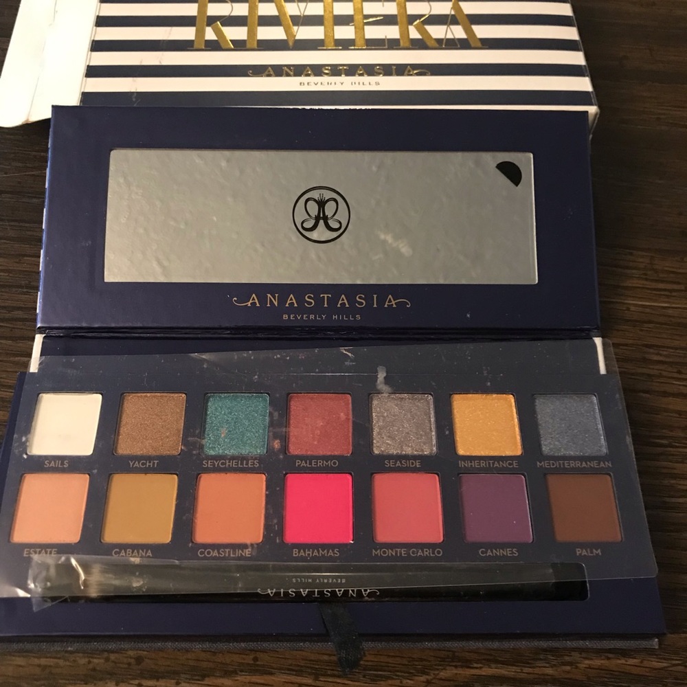 Riviera Anastasia Eyeshadow Color Palette - Picture 4 of 4